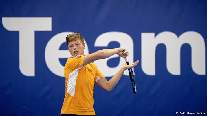tennisser van rijthoven loopt kwartfinale in pune mis