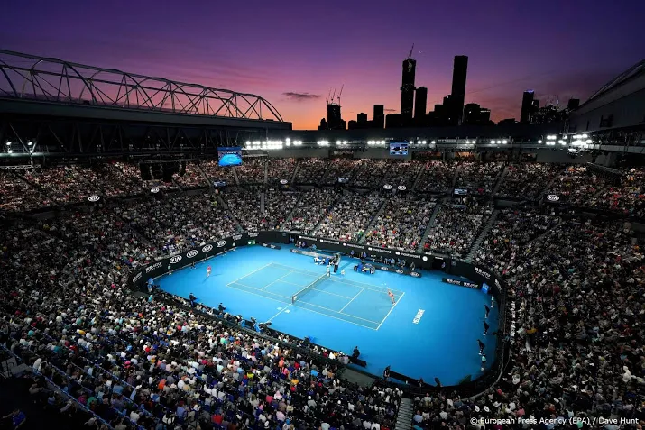 tennissers bij australian open in ander hotel na kritiek