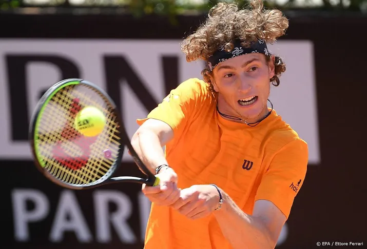 tennissers roeblev en humbert in finale grastoernooi halle