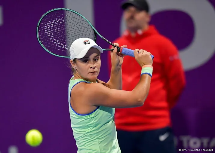 tennisster barty blijft zonder te spelen de nummer 1