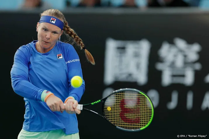 tennisster bertens in melbourne op baan 8 in actie