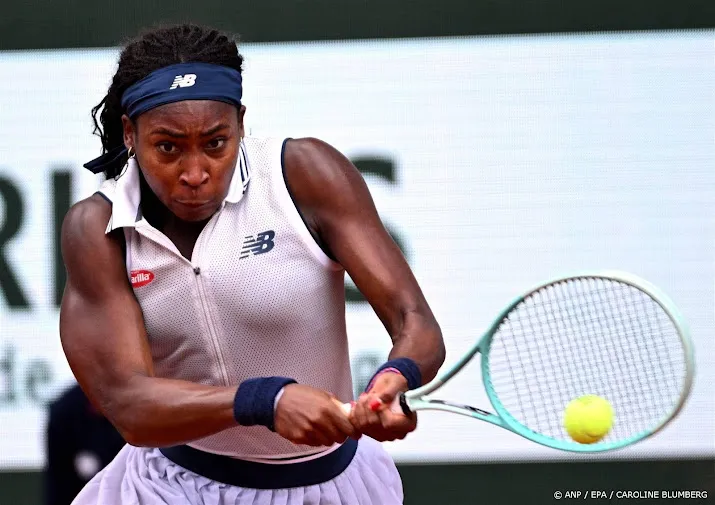 tennisster gauff na nerveuze start naar halve finales in parijs