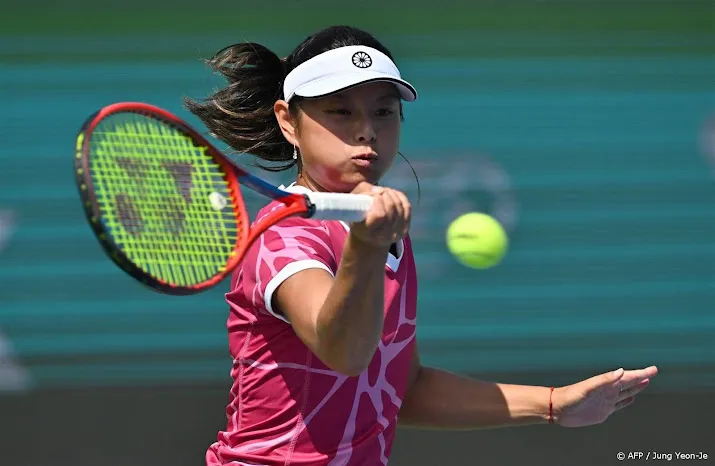 tennisster hartono naar hoofdtoernooi in osaka