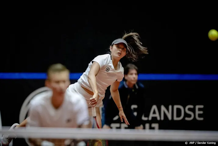 tennisster hartono verliest in eerste ronde graveltoernooi parijs