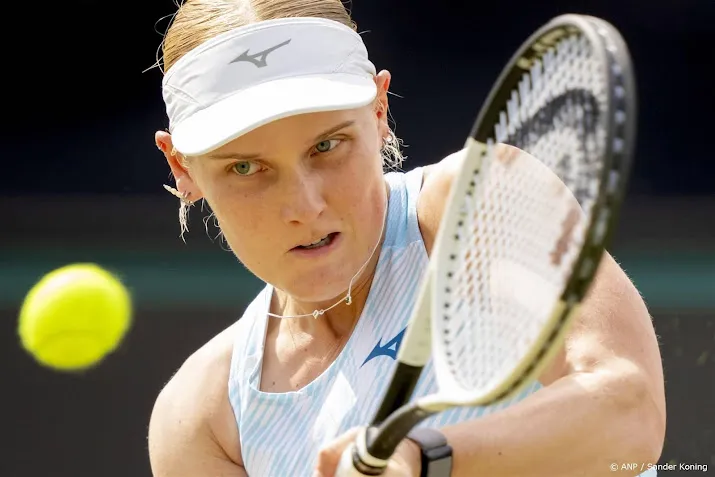tennisster lamens overtuigend naar tweede ronde in boedapest