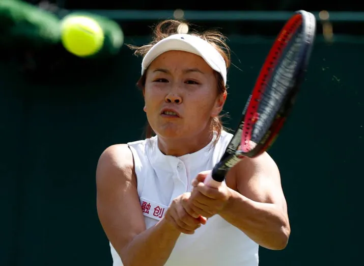 tennisster peng geschorst wegens vals spel