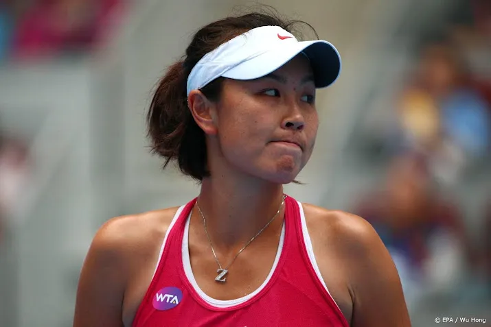 tennisster peng ziet china goud winnen bij freestyle skien