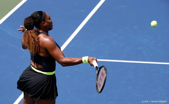tennisster rus laat serena williams ontsnappen in new york