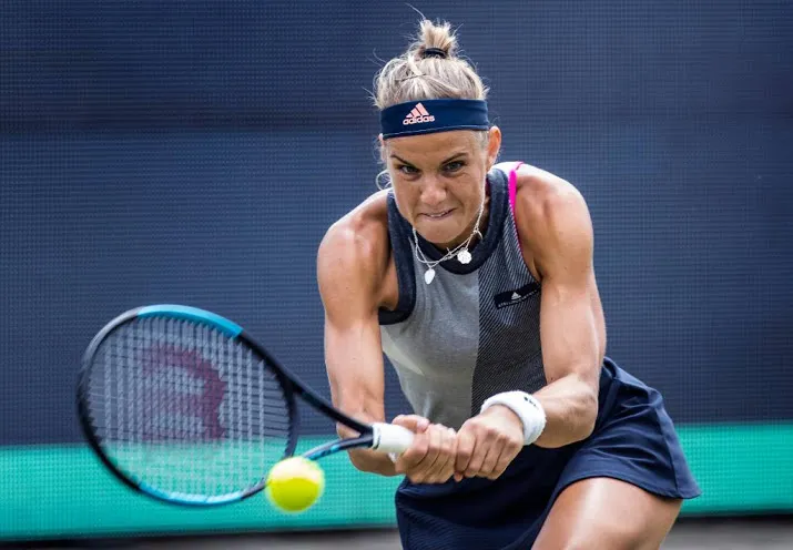 tennisster rus naar tweede ronde in tasjkent