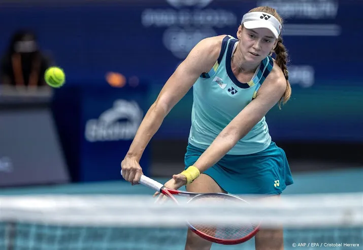 tennisster rybakina na eenvoudige zege naar kwartfinale miami