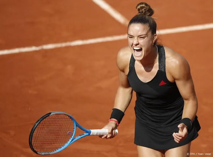tennisster sakkari verrast kenin in parijs