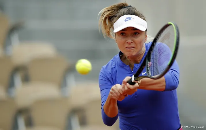 tennisster svitolina naar tweede ronde op roland garros