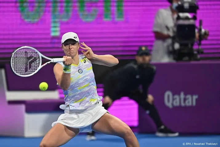 tennisster swiatek overklast kontaveit in finale doha