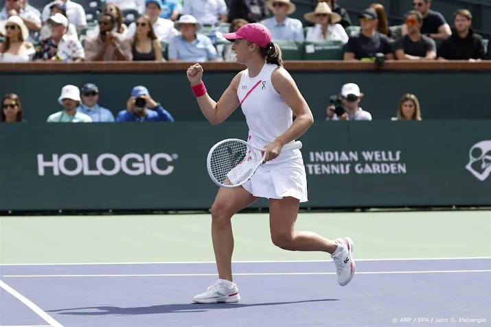 tennisster swiatek verslaat sakkari en wint weer indian wells