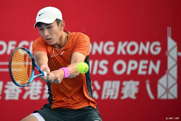 tennistalent shang bij laatste vier hongkong na winst op tiafoe