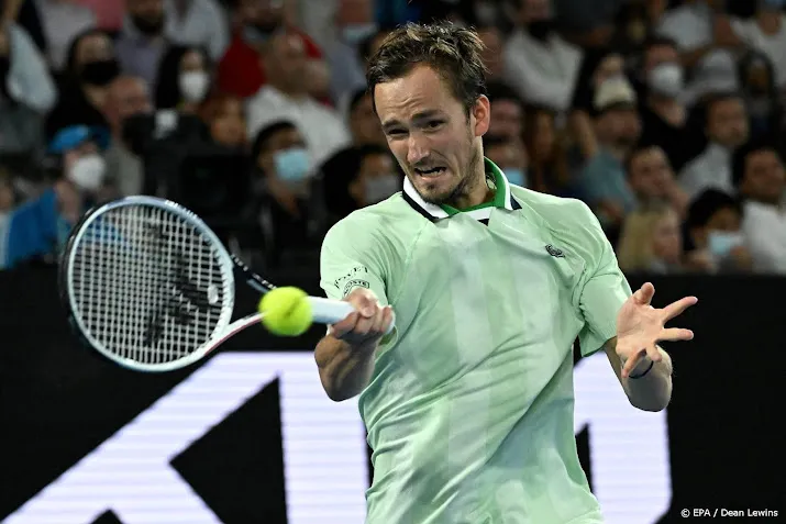 tennistoernooi rotterdam van start zonder medvedev en met publiek