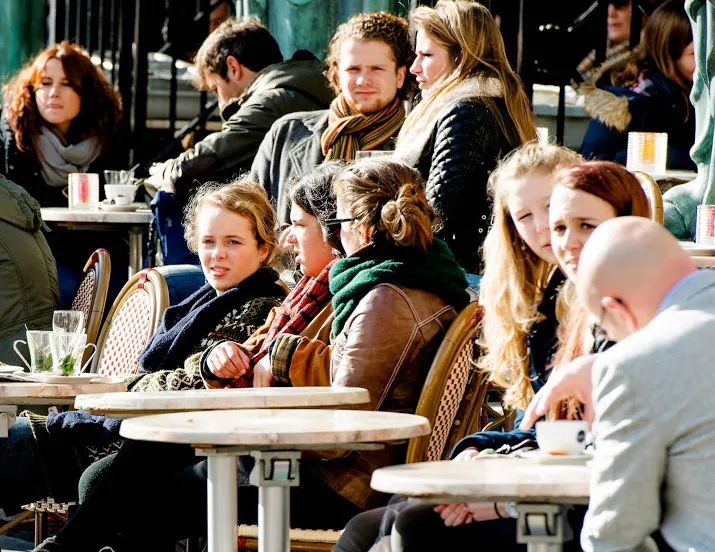 terrasweer in februari 15 graden en zon