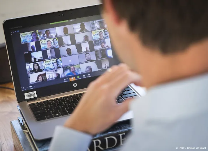 terugkeer naar kantoor stemt videochatdienst zoom somberder