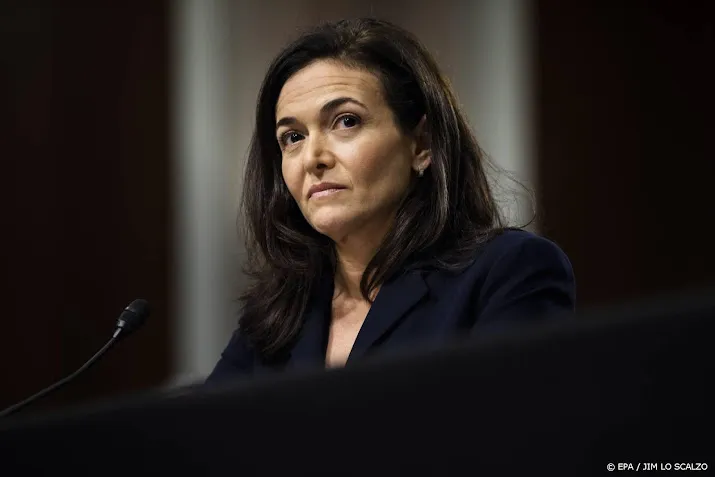 terugtreden sandberg is einde tijdperk bij moeder facebook