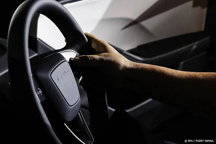 tesla draait prijsverlaging op chinese markt terug
