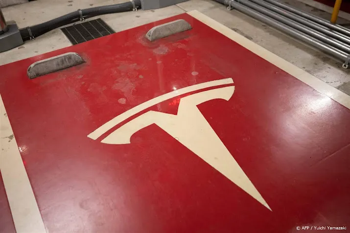 tesla flink hoger tijdens verkorte beursdag in new york