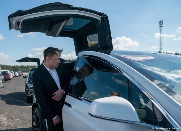 tesla gaat krachtigere en goedkopere accus maken