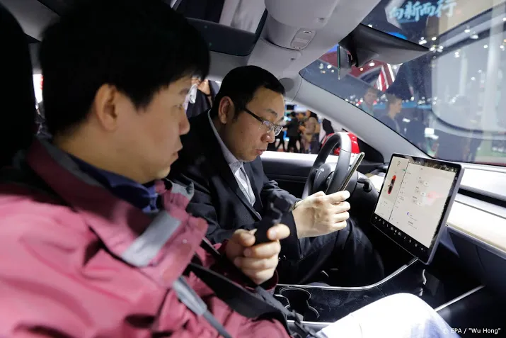 tesla geeft chinezen korting op model 3