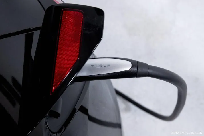 tesla heeft laadpalen opgezet langs beroemde chinese zijderoute