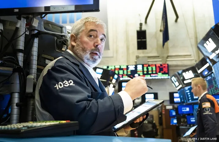 tesla in nasleep van tweets musk hard onderuit op wall street