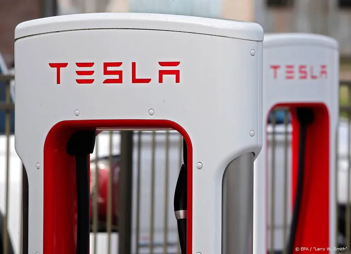 tesla krijgt tik op lichtgroen wall street