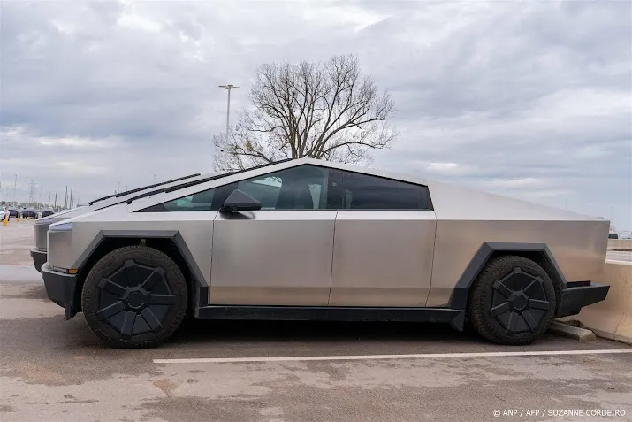 tesla laat gaspedalen van duizenden cybertrucks vervangen