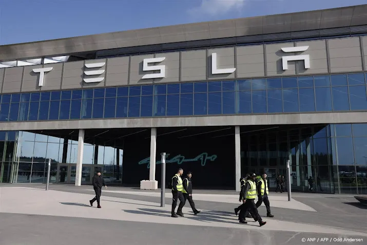 tesla levert minder autos af door felle concurrentie uit china