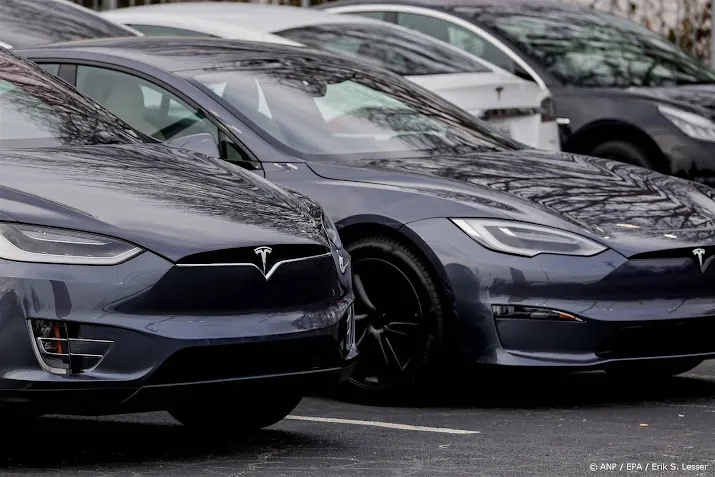 tesla mag volledig zelfrijdende autos gaan testen in china