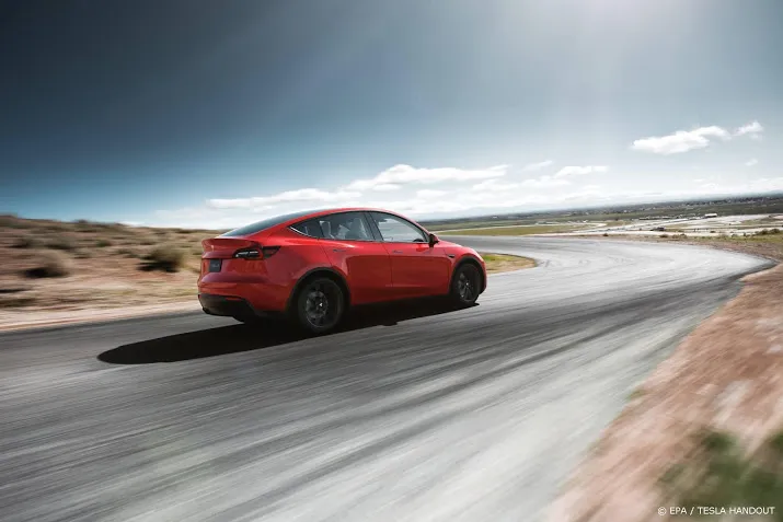 tesla onderzoekt video ontploffende auto china