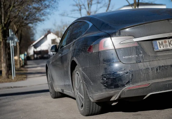 tesla roept oudere sedan model s terug
