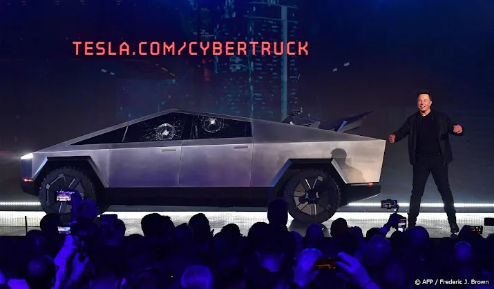 tesla start productie cybertruck twee jaar achter op schema