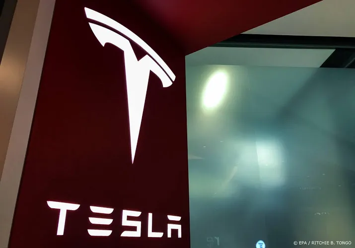 tesla voert productie verder op