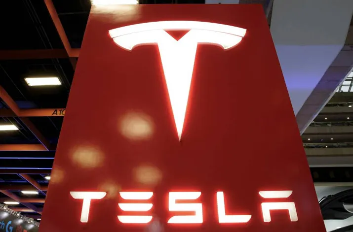 tesla vraagt leveranciers geld terug