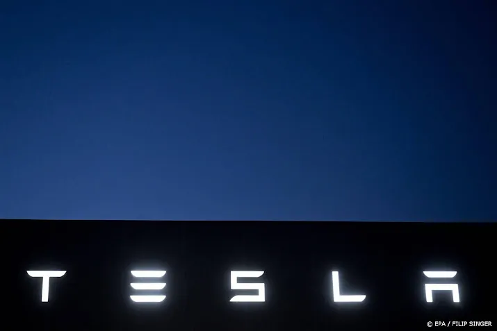 tesla zakt hard op wall street na tegenvallende investeerdersdag