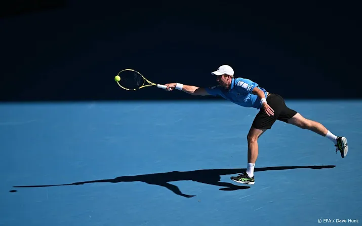 tevreden tennisser van de zandschulp kreeg minder gratis punten