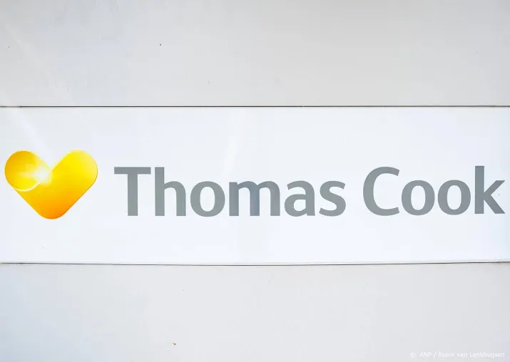 thomas cook bekijkt opties vliegtak