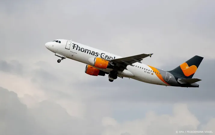 thomas cook duitsland vraagt faillissement aan