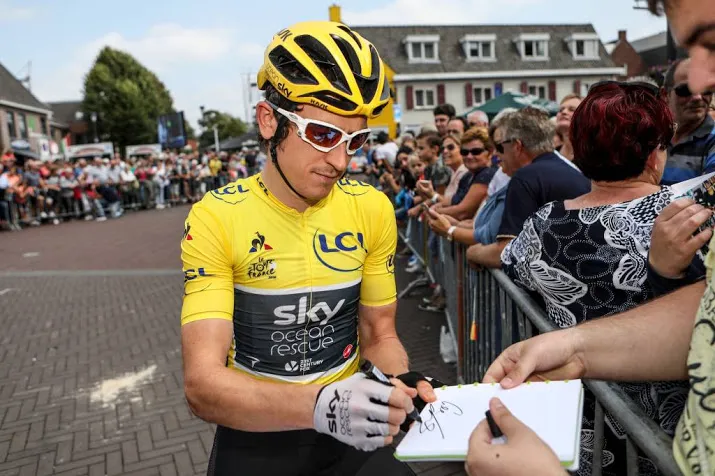 thomas drie jaar langer bij sky