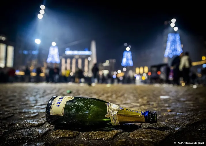 thuisdrinkers zorgen voor recordverkoop flessen champagne