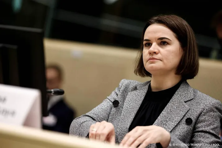 tichanovskaja vecht opeens voor de onafhankelijkheid van belarus