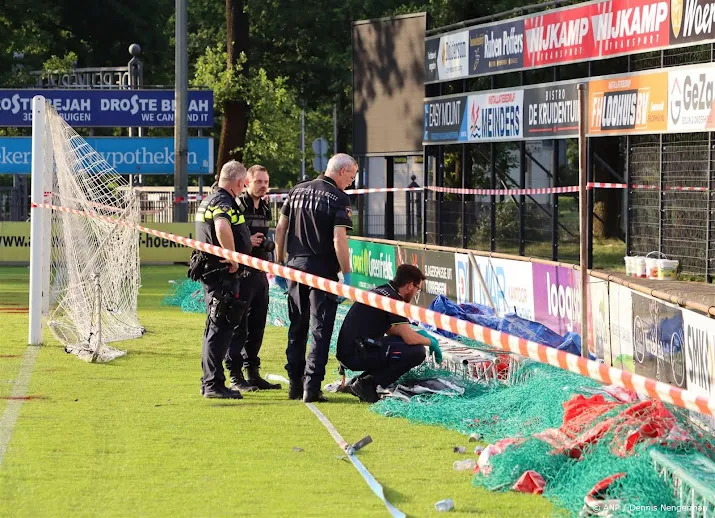 tien gewonden door val stellage niemand in levensgevaar