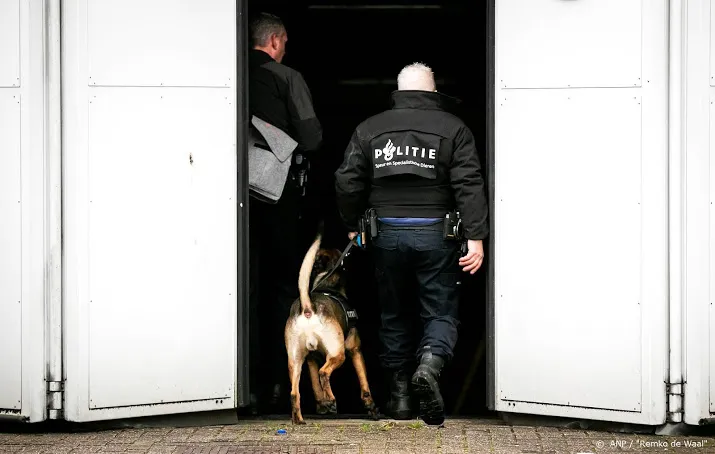 tienduizenden euros en 16 autos ingevorderd bij controle