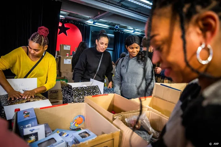 tiental gedupeerden toeslagenaffaire krijgt geld niet voor kerst