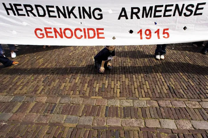 tientallen herdenken armeense genocide