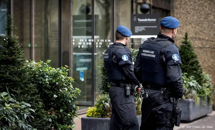 tientallen marechaussees naar oekraine voor onderzoek misdaden